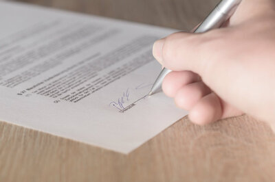 WMS contract - person signing contract